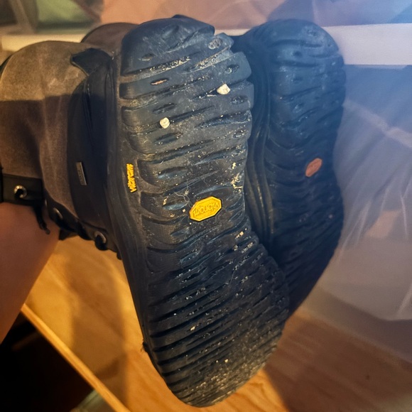 Very well worn out boots UGG Adirondack - Picture 6 of 6